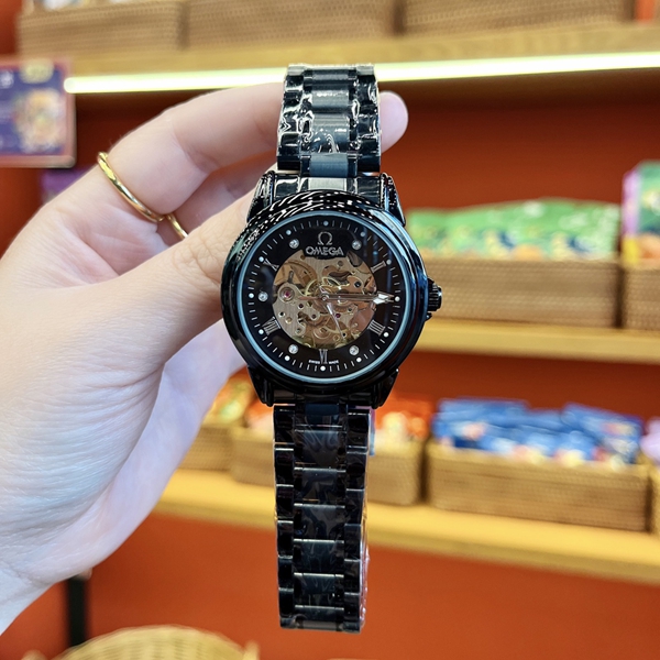 ブランド時計側面デザイン